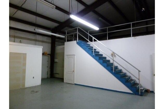 More Photos Of 820 35th Ct, Vero Beach Warehouse For Sale