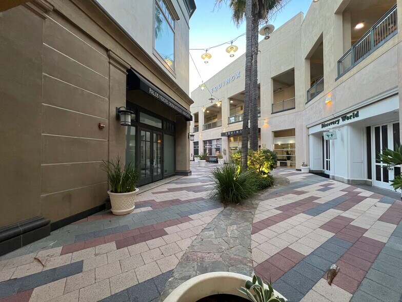More Photos Of 520 Deep Valley Dr, Rolling Hills Estates Hospital For Lease