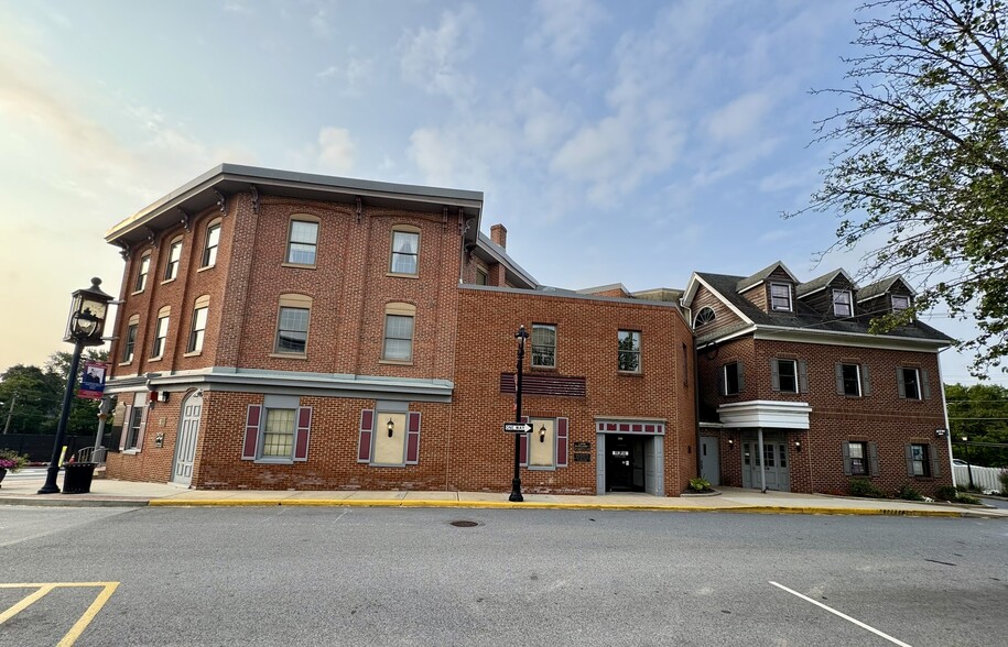 More Photos Of 24 S 3rd St, Oxford Bank For Lease