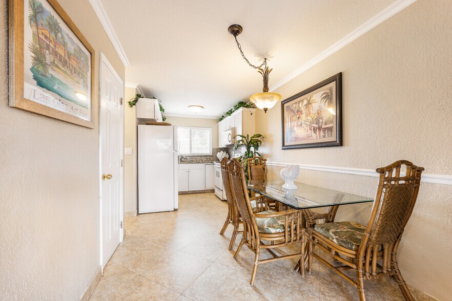More Photos Of 2648 NE 32nd St, Fort Lauderdale Hotel For Sale