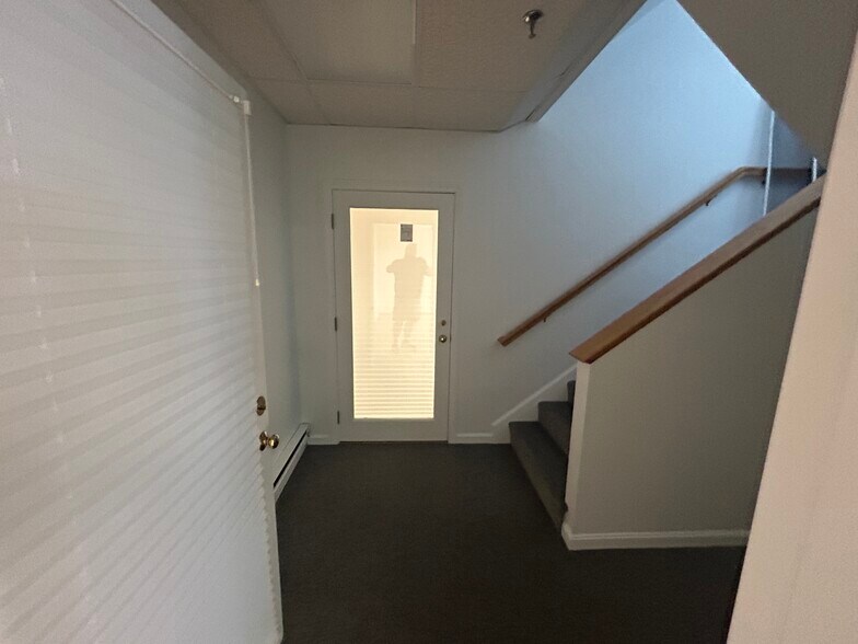 More Photos Of 812 Main St, Osterville Office Residential For Lease