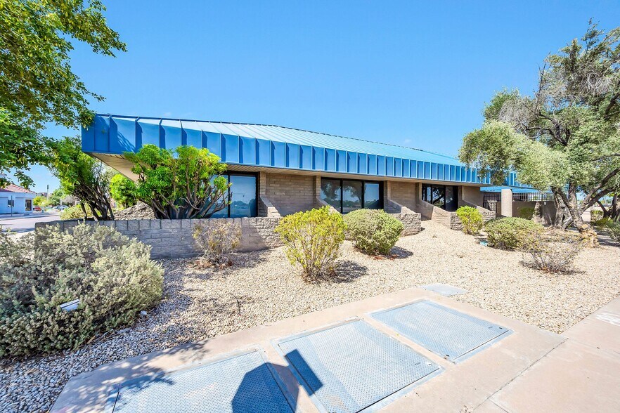 More Photos Of 145 E University Dr, Mesa Office For Lease