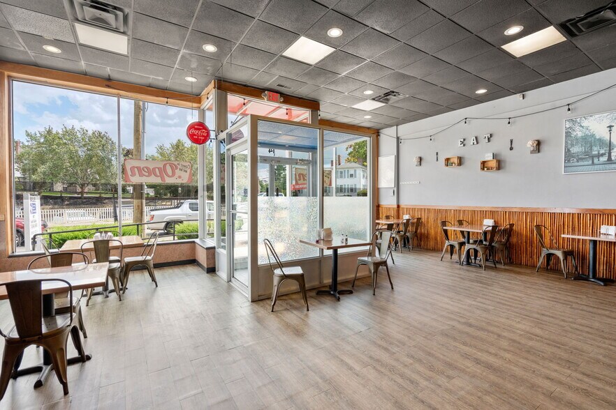 More Photos Of 10-14 Chelmsford St, Chelmsford Storefront For Sale