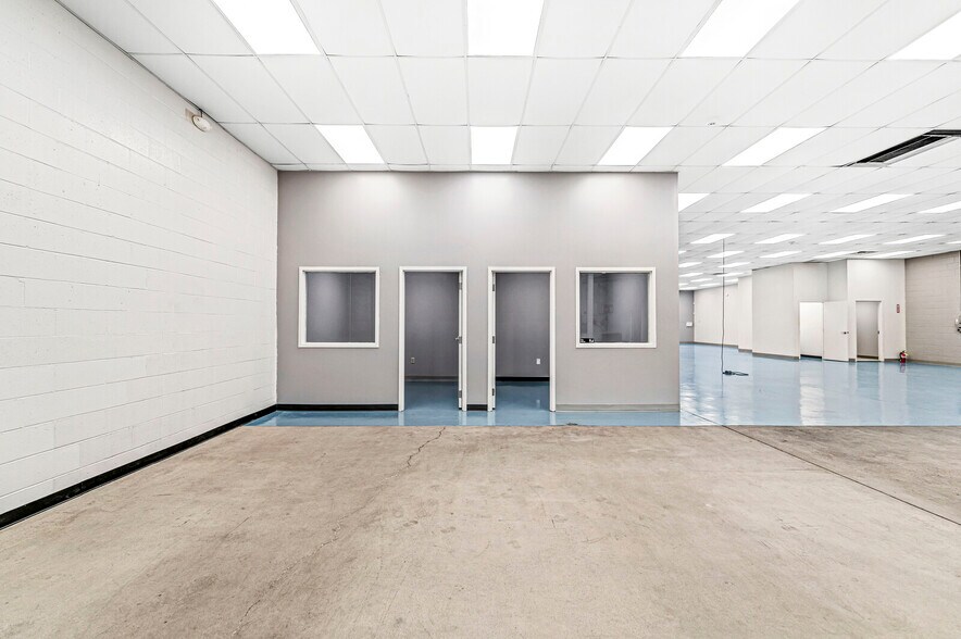 More Photos Of 1340 N Illinois St, Indianapolis Showroom For Lease