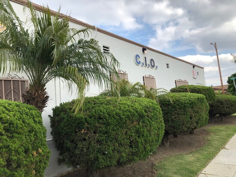 More Photos Of 6416 Corona Ave, Bell Religious Facility For Sale