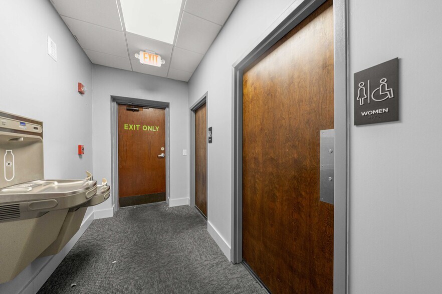 More Photos Of 35 SE 1st Ave, Ocala Office For Lease