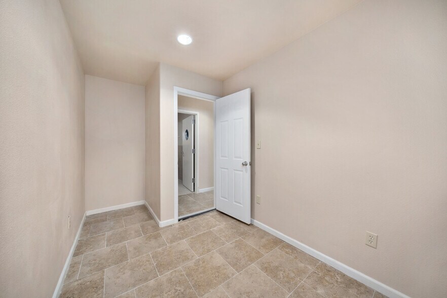 More Photos Of 741 Paso Robles St, Paso Robles Warehouse For Lease