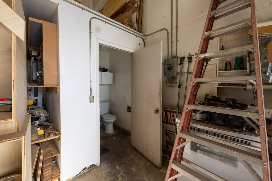 More Photos Of 3235 SE Dominica Ter, Stuart Warehouse For Sale