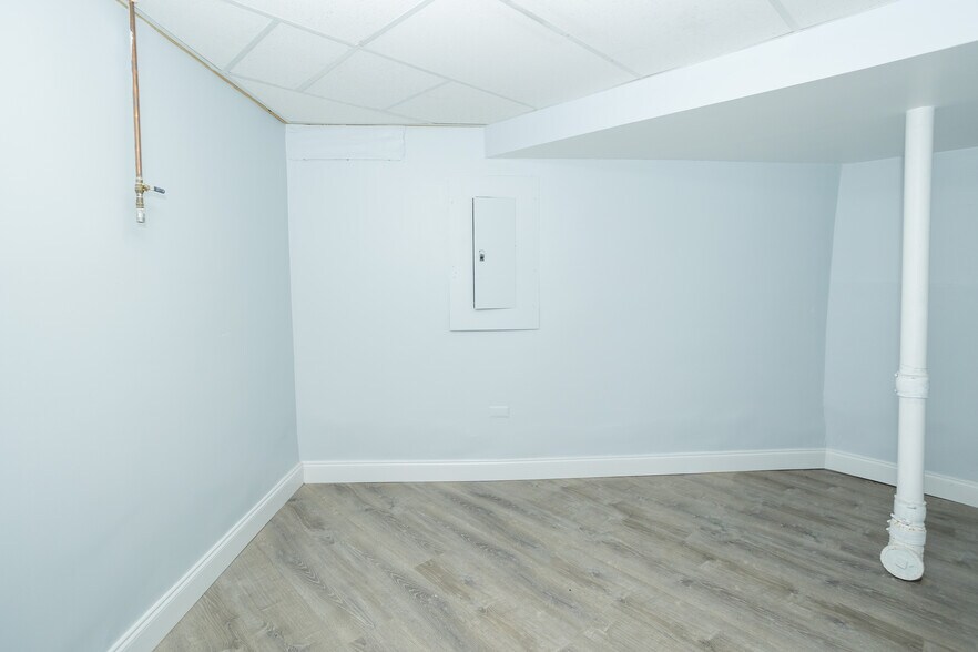 More Photos Of 1 W Broadway, Paterson Office For Lease