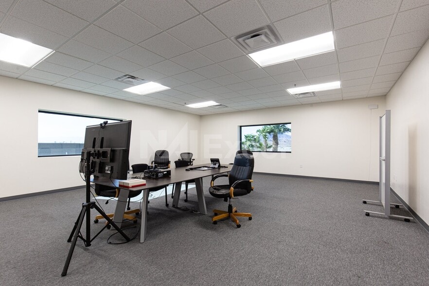 More Photos Of 820 Dunsan Way, Henderson Industrial For Sale