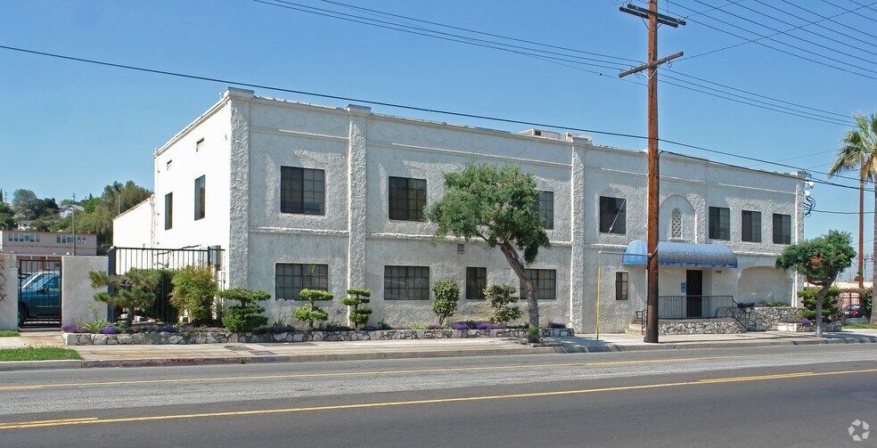 Primary Photo Of 4500 York Blvd, Los Angeles Distribution For Lease