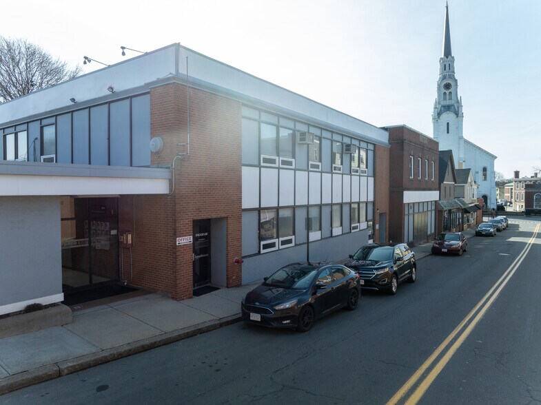 More Photos Of 23-25 Montvale Ave, Woburn Storefront Retail Office For Sale