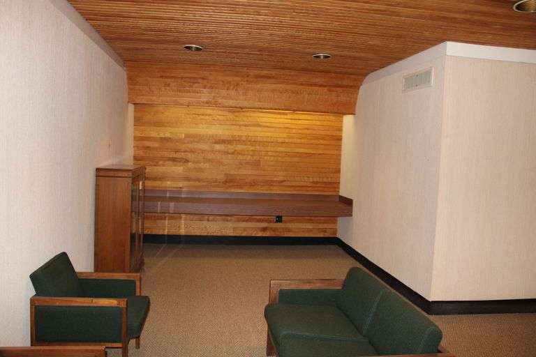 More Photos Of 604 Washington Ave, Greenville Bank For Lease