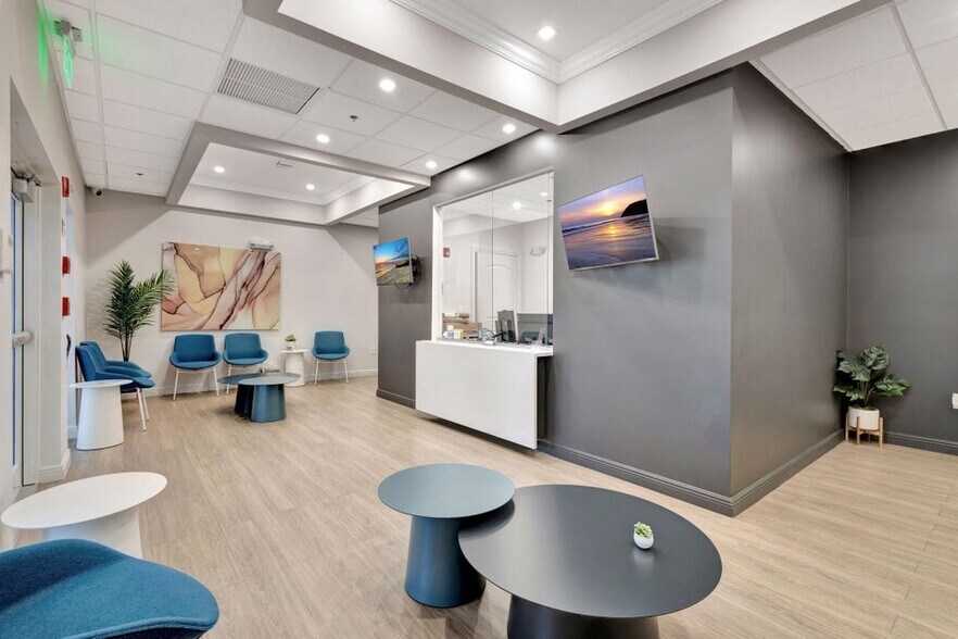 More Photos Of 402 SE 6th Ave, Delray Beach Medical For Sale