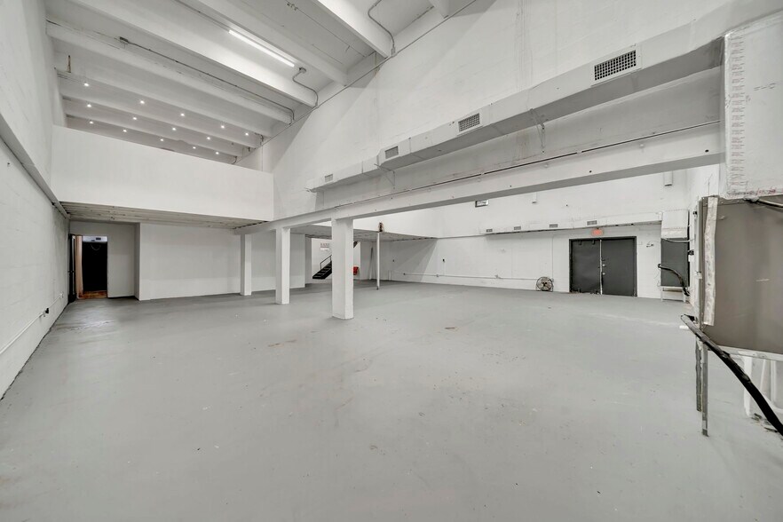 More Photos Of 67 NW 166th St, North Miami Beach Warehouse For Sale