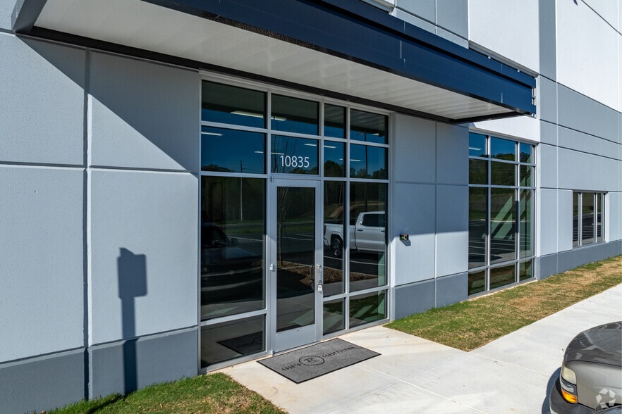 More Photos Of 10835 Hazelbrand Rd, Covington Distribution For Lease