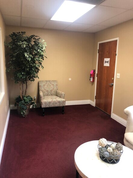 More Photos Of 6864 Indiana Ave, Riverside Office For Lease