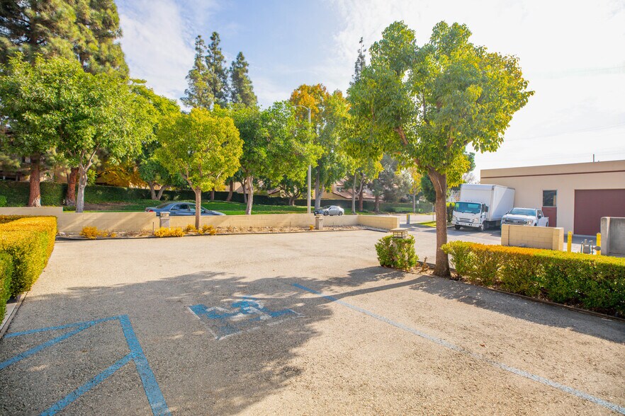 More Photos Of 146 E Walnut Ave, Monrovia Medical For Sale