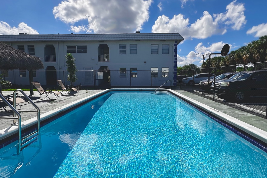 More Photos Of 999 W Prospect Rd, Oakland Park Apartments For Sale