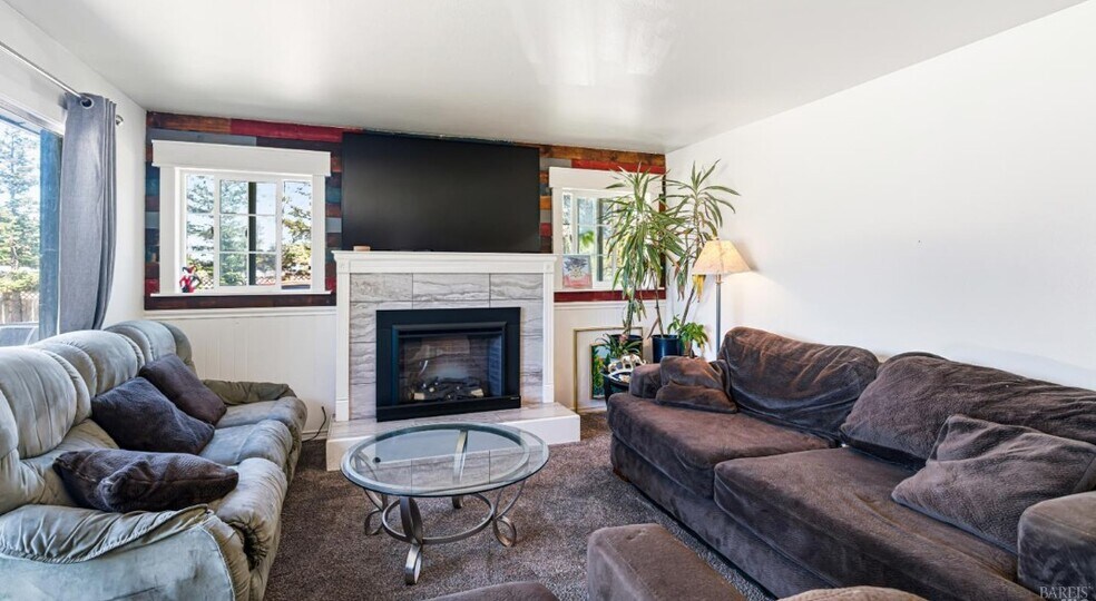 More Photos Of 1794 Hwy 116 S 1794 Hwy 116 S, Sebastopol Flex For Sale