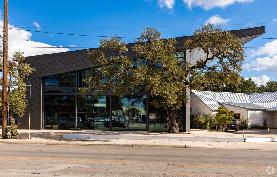 More Photos Of 1206 Nacogdoches Rd, San Antonio Loft Creative Space For Lease