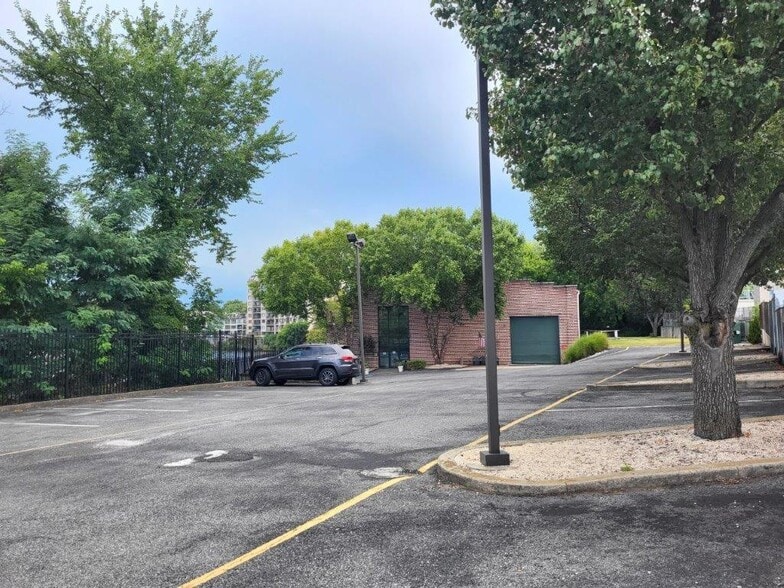 More Photos Of 1601 N Jessup St, Wilmington Manufacturing For Sale