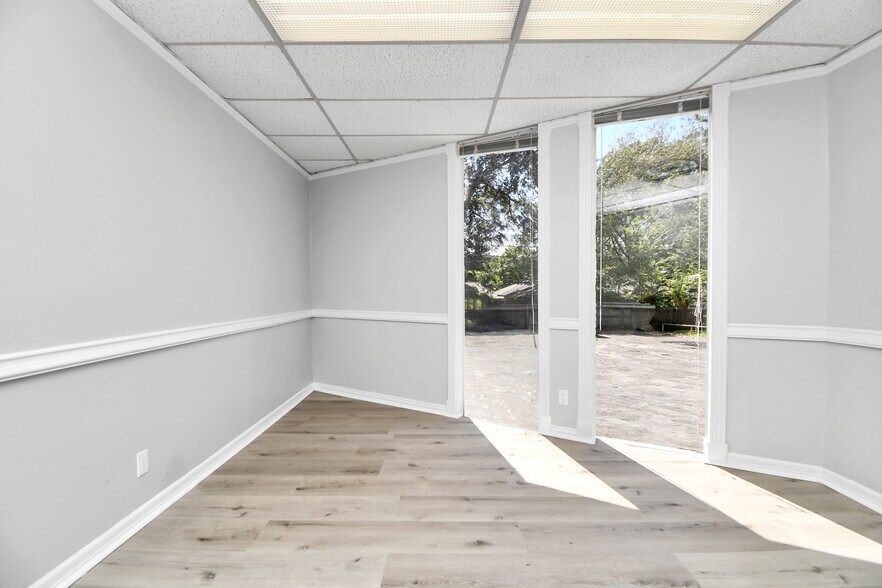 More Photos Of 703 Everett St, Conroe Office Residential For Sale