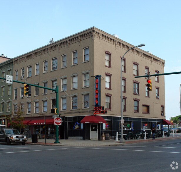 Primary Photo Of 135 E Water St, Syracuse Storefront Retail Residential For Lease