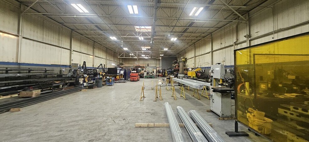 More Photos Of 6310 Wall St, Sterling Heights Warehouse For Lease