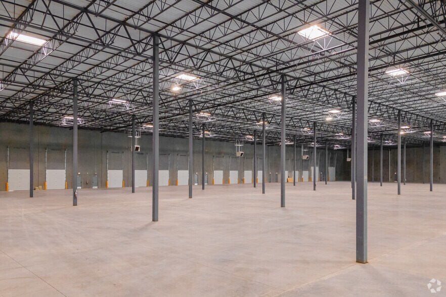 More Photos Of 7413 Cushing Rd, Manassas Warehouse For Lease