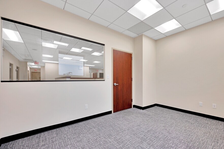 More Photos Of 169 Liberty Ave, Mineola Office For Lease