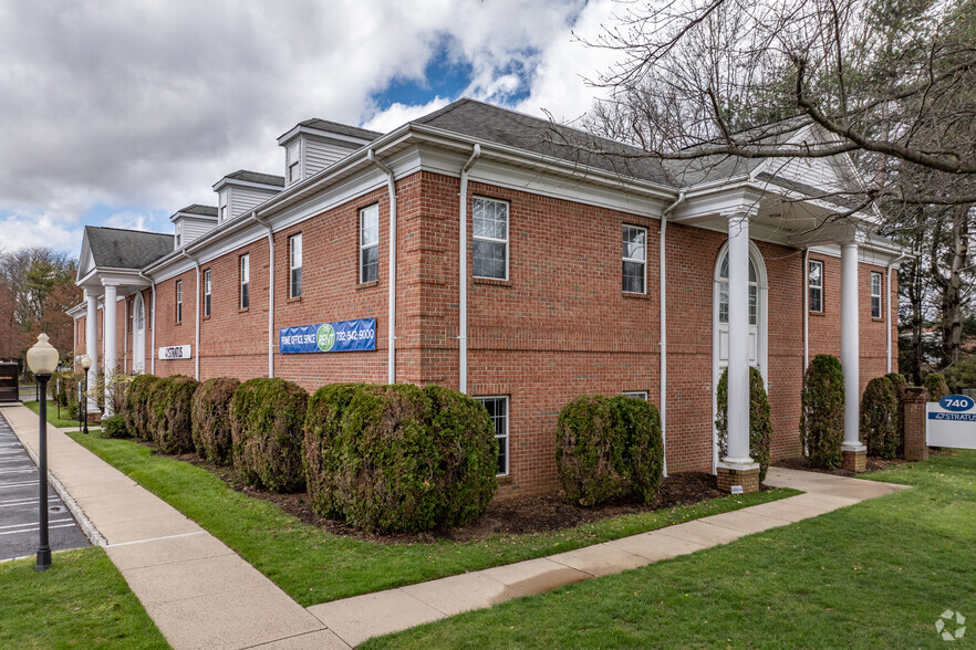 Primary Photo Of 740 Broad St, Shrewsbury Office For Lease