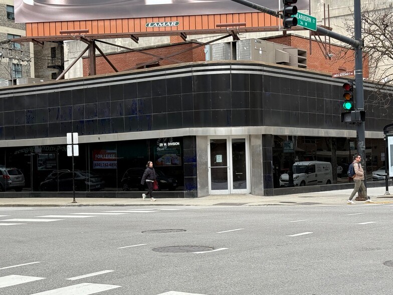 More Photos Of 21-29 W Division St, Chicago Storefront For Lease