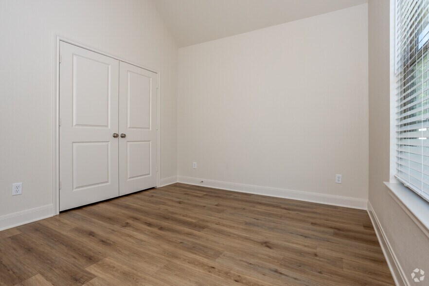 More Photos Of 8406 Cambridge Rd, Tyler Apartments For Sale