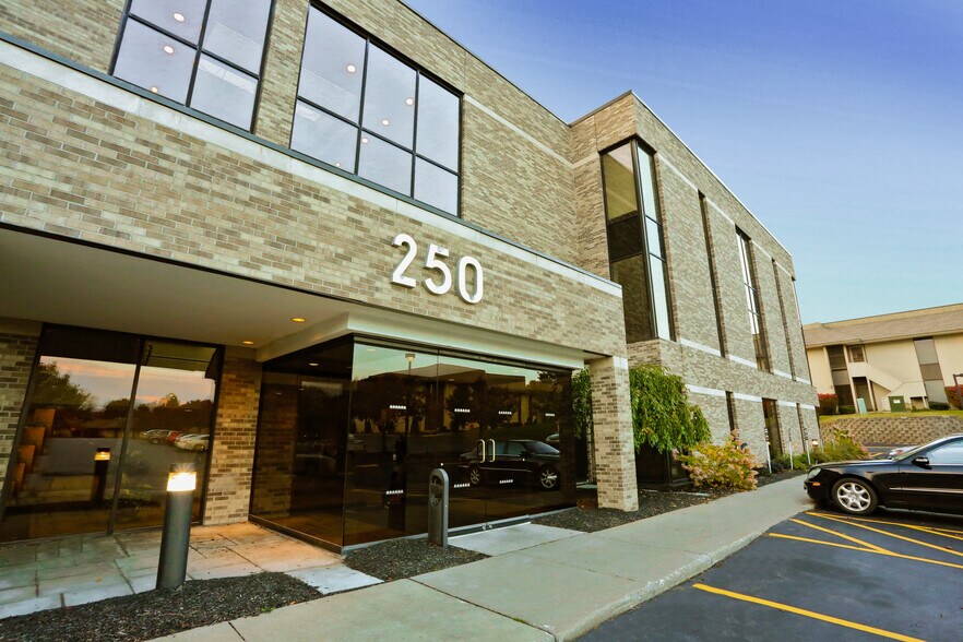 More Photos Of 250 Cross Keys Office Park, Fairport Unknown For Lease