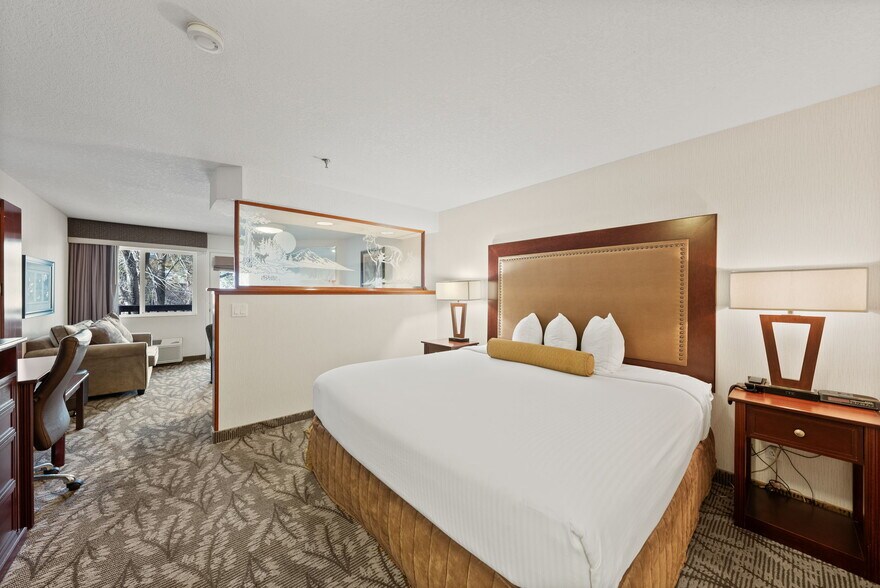 More Photos Of 3105 NE O. B. Riley Rd, Bend Hotel For Sale