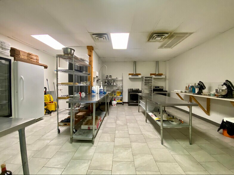 More Photos Of 725-745 Gardiners Rd, Kingston General Retail For Lease