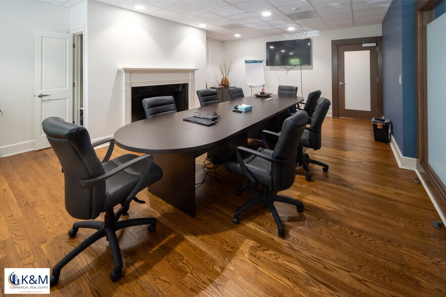 More Photos Of 4151-4165 Chain Bridge Rd, Fairfax Office For Sale
