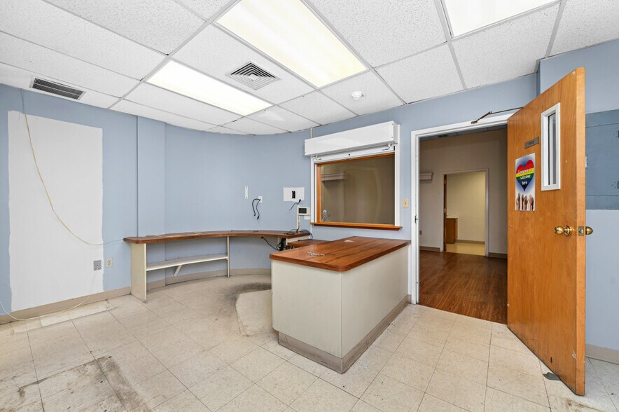 More Photos Of 52 Sharon St, Malden Office For Lease