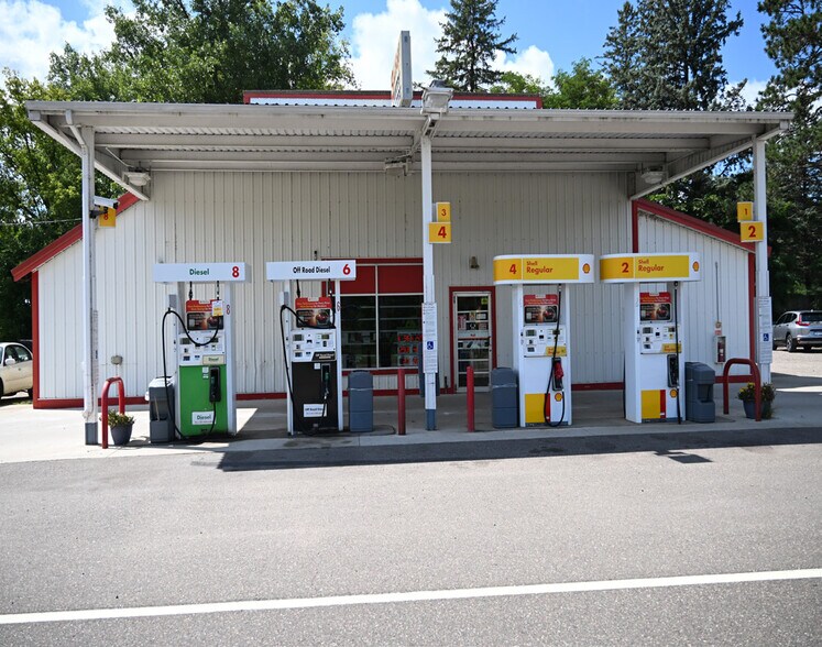 More Photos Of 2080 165th Ave, Santiago Convenience Store For Sale