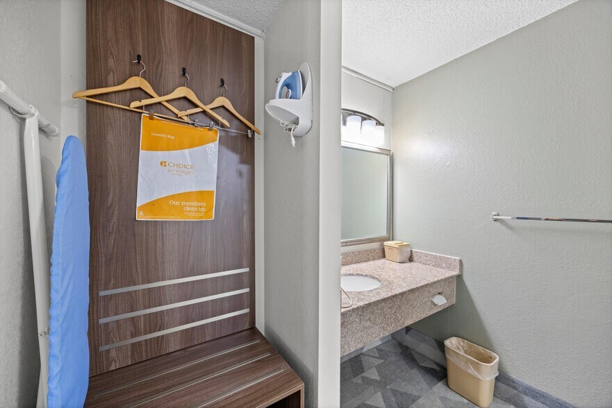 More Photos Of 2106 Chattanooga Rd, Dalton Hotel For Sale