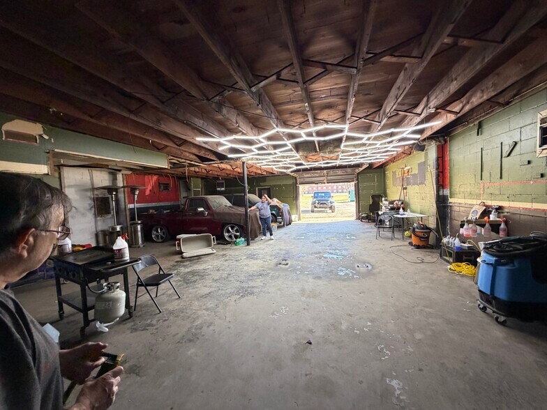 More Photos Of 6212-6216 SE 15th St, Oklahoma City Freestanding For Sale