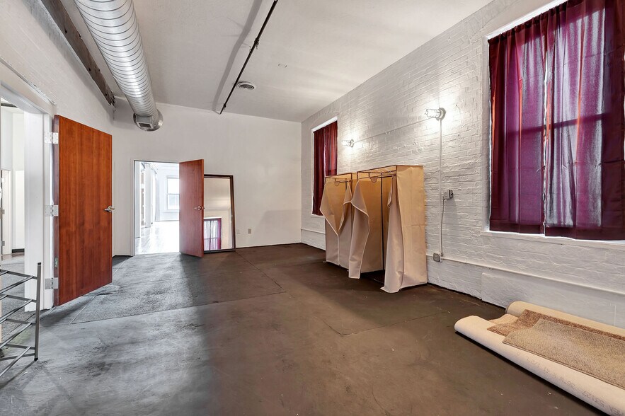 More Photos Of 1008 Race St, Cincinnati Office Residential For Sale