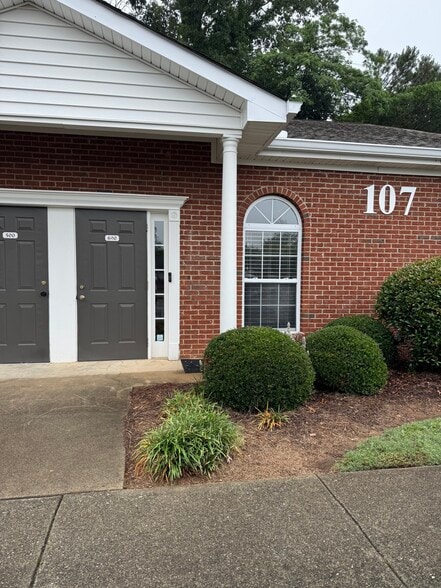 More Photos Of 107 Colony Park Dr, Cumming Office For Lease