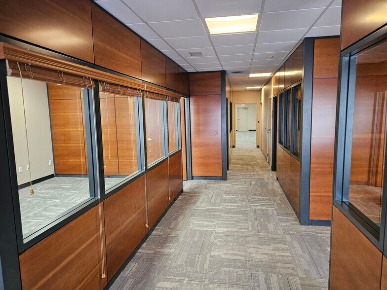 More Photos Of 907 S Woodland Blvd, Deland Office For Sale