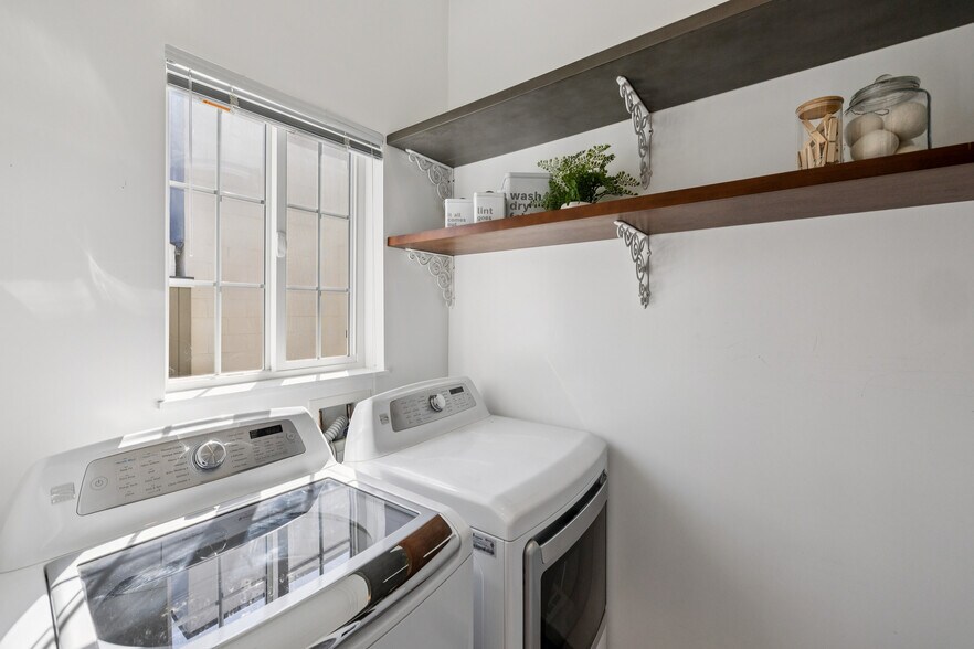 More Photos Of 917 Howard Ave, Burlingame Office Residential For Sale