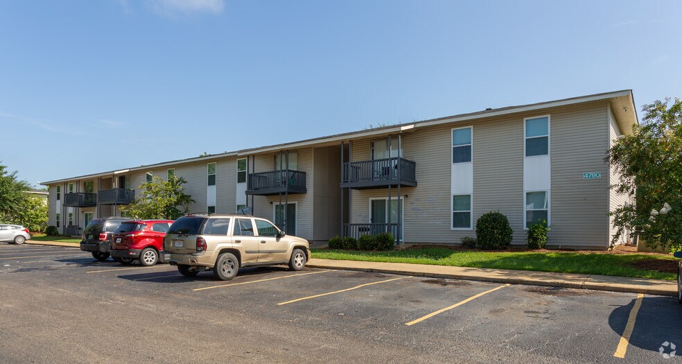 More Photos Of 4700 Park Towne Way, Montgomery Apartments For Sale