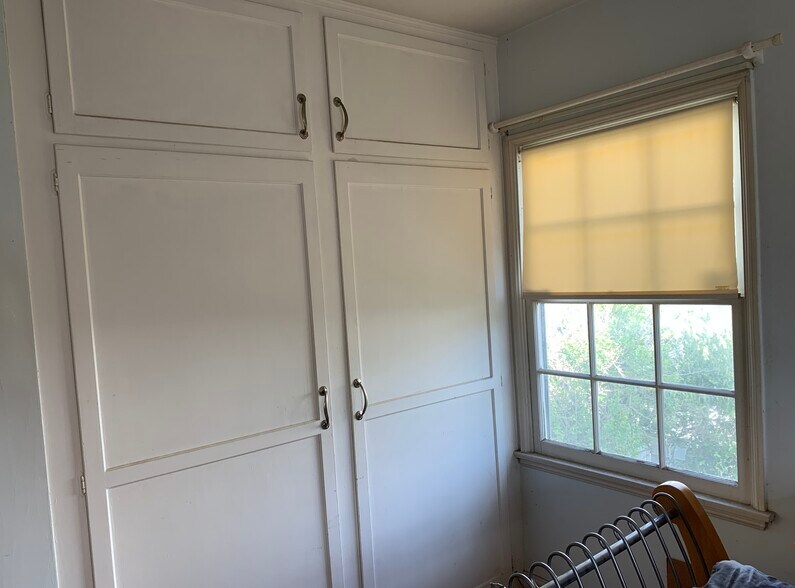 More Photos Of 1826 Wellington Rd, Los Angeles Specialty For Sale