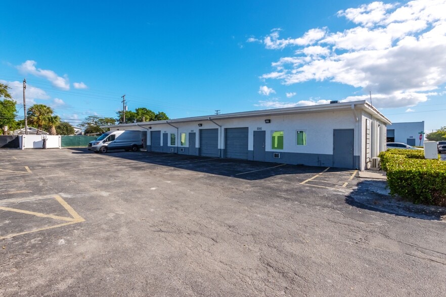 More Photos Of 518 N G St, Lake Worth Beach Warehouse For Lease