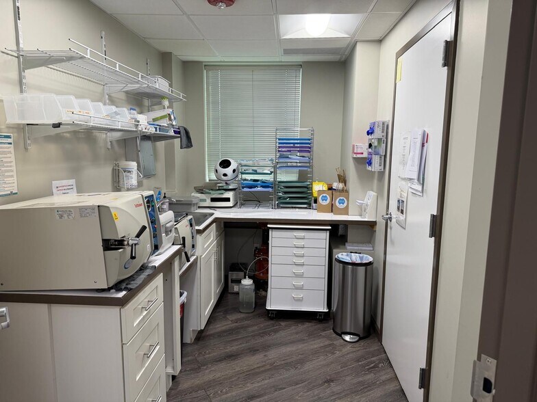 More Photos Of 131 Central Ave, Tarrytown Medical For Sale